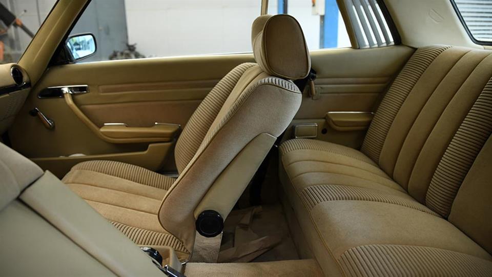 کابین مرسدس‌بنز 350SLC مدل 1973